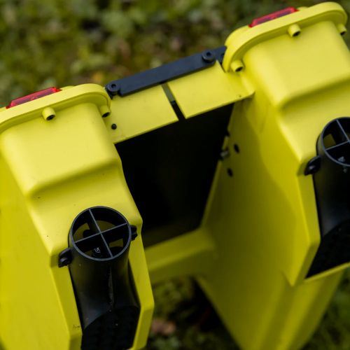 Zavážecí Lodička RidgeMonkey Hunter 750 Bait Boat Hi-Viz