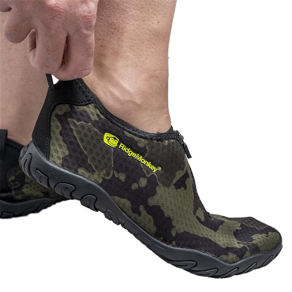 APEarel Dropback Aqua Shoes Camo Size UK10 (EU45)