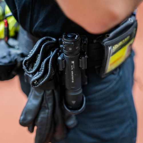 Taktická svítilna Ledlenser TAC7R + chyrté příslušenství